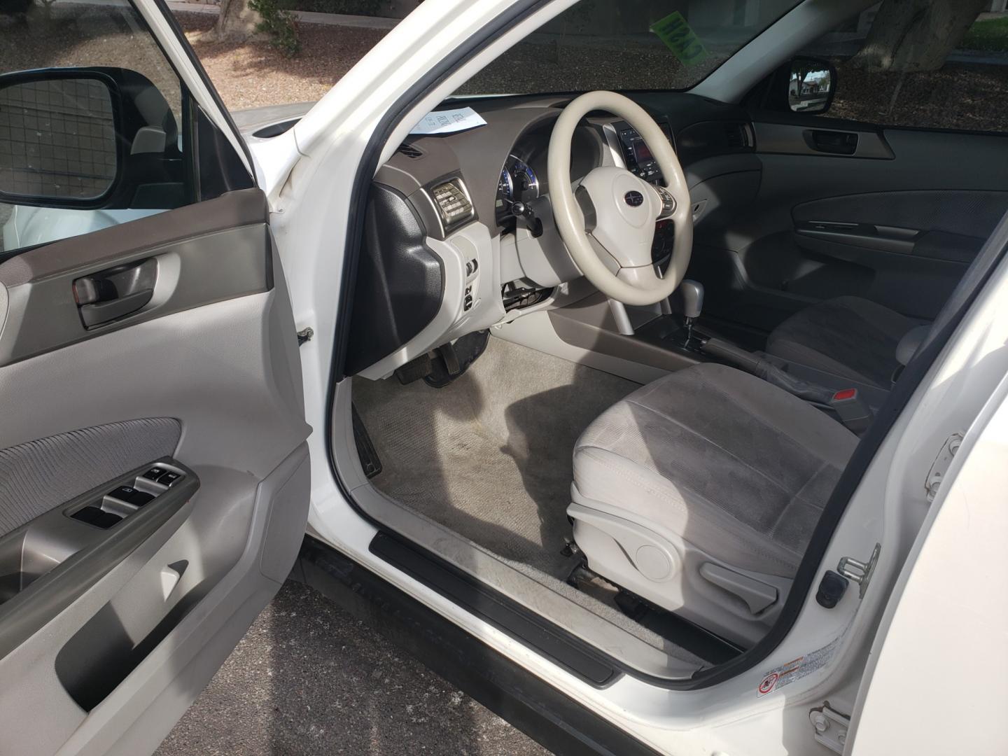 2010 WHITE /gray Subaru Forester (JF2SH6BC3AH) with an 2.4L L4 DOHC 16V engine, 5-Speed Automatic transmission, located at 323 E Dunlap Ave., Phoenix, AZ, 85020, (602) 331-9000, 33.567677, -112.069000 - 2010 Subaru Forester,......EXCELLENT condition,.... Ice Cold A/C, Gray interior with lite gray cloth seats in near perfect condition, New brakes, Tune up, Stereo/CD Player, Satellite compatible, This suv is gorgeous inside and out, Incredible gas mileage! Arizona title , Runs and Drives Excellent... - Photo#8